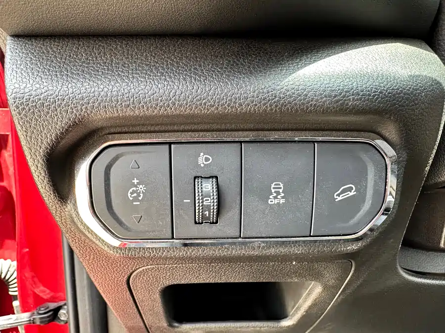 900x675_0_q87_c42_autohomecar__ChxpVmiZx_2AW5saAA6Z4FKvgcM152.jpg